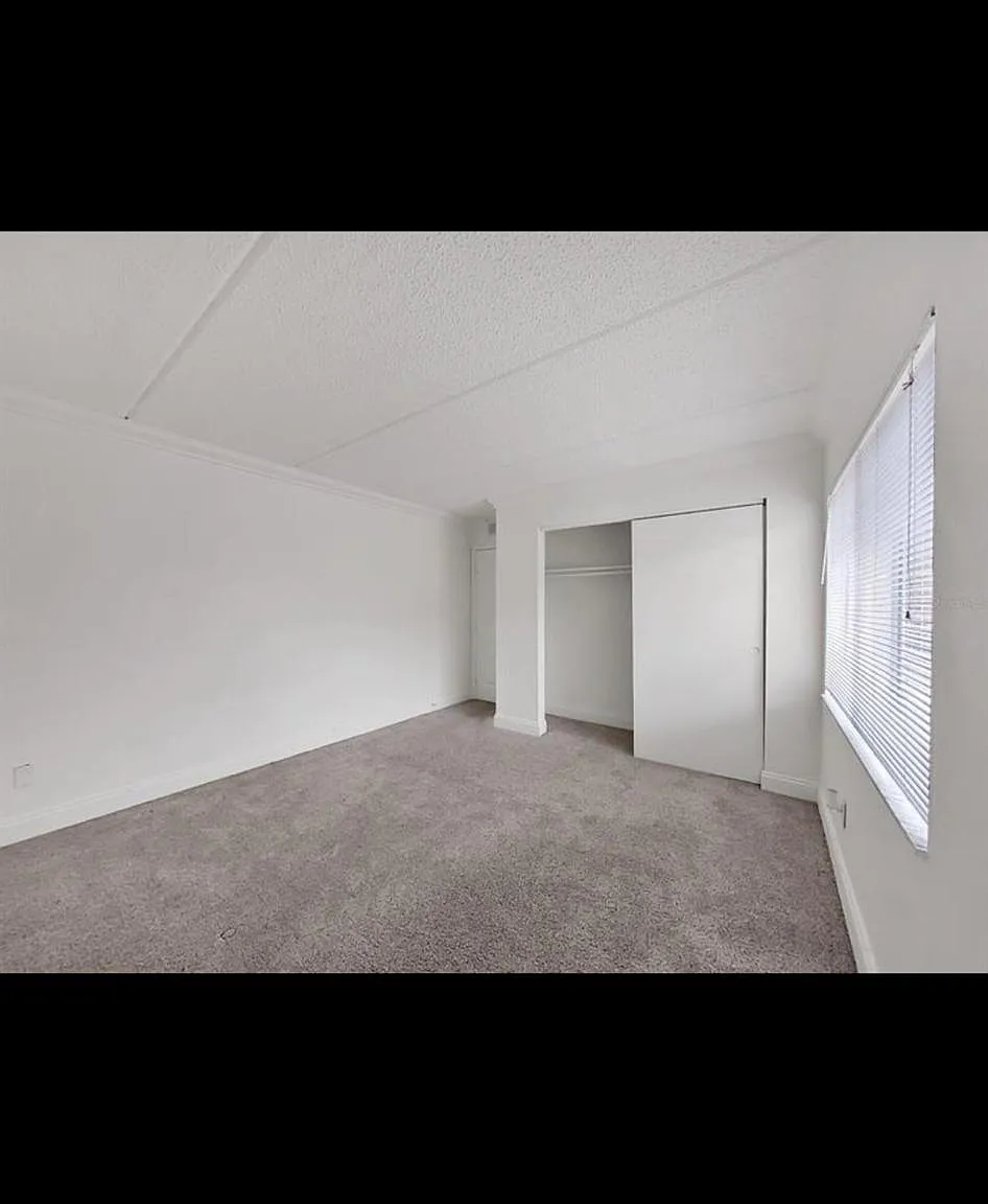 3206 W Azeele St — Photo 2