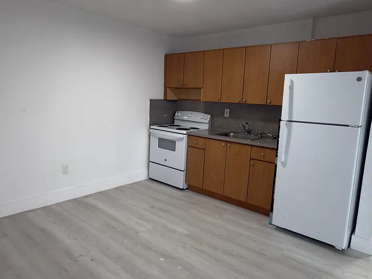 634 SW 7th Ct #4 — Photo 3