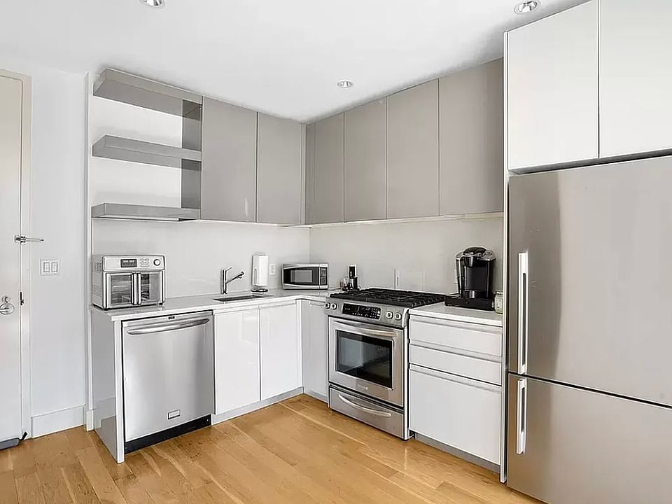 1st image of 226 50th Ave APT 4A