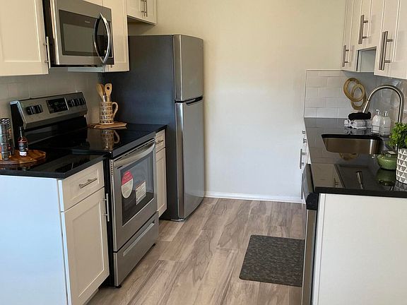 5th image of 1152E Argyll Circle