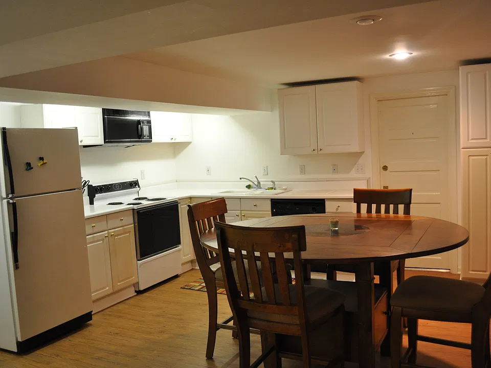 Very large eat in kitchen