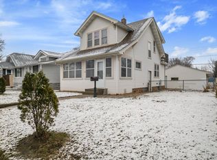 1156 Earl St, Saint Paul, MN 55106