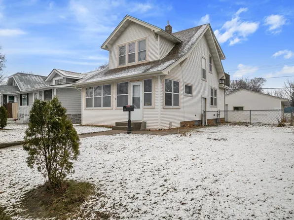 1156 Earl St, Saint Paul, MN 55106