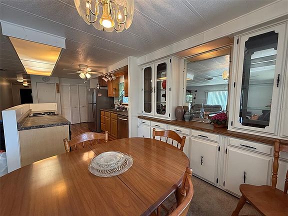 5th image of 2595 Brookside Cir