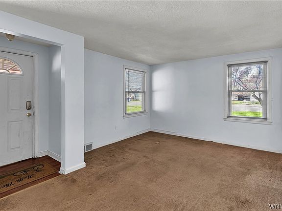 3rd image of 1550 Eggert Rd