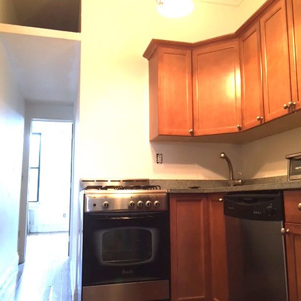 2nd image of 83 Clay St APT 3L