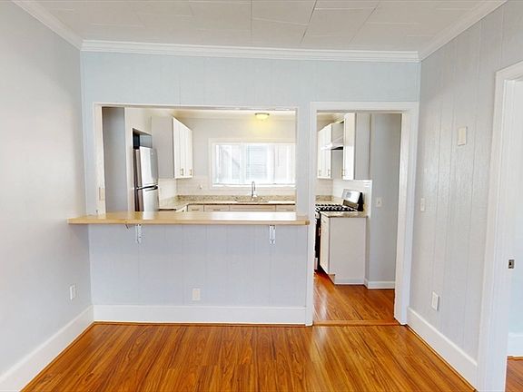 4th image of 173 Springvale Ave #2