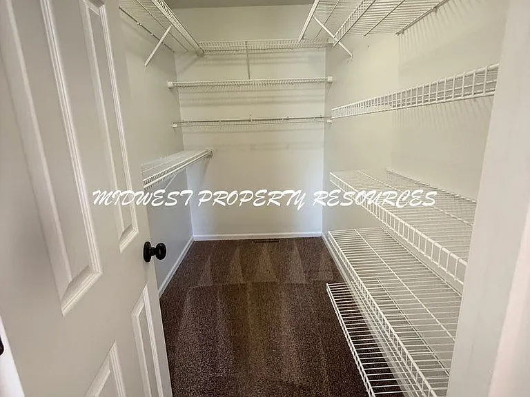 1209 SE Bridgehampton Way — Photo 10