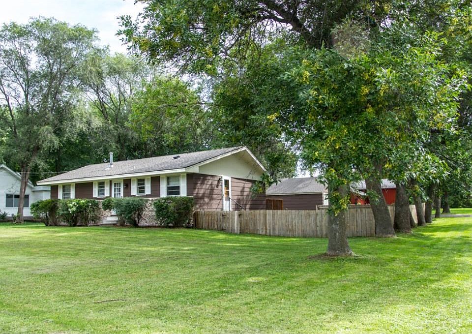 1st image of 4036 White Bear Ave