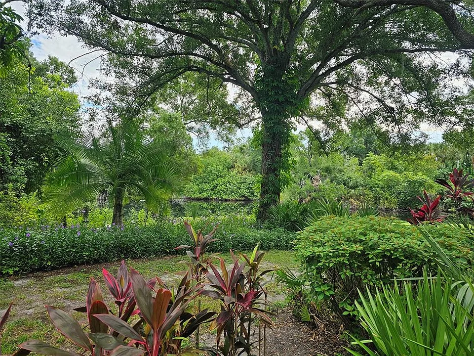 108 Pinehurst Dr