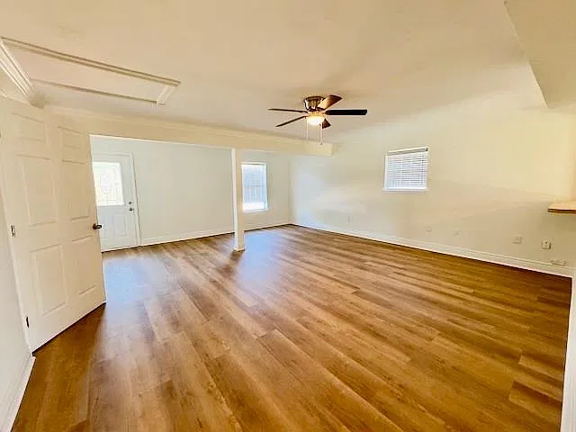 4 bed, 2.5 bath, 3090 sqft, $2,500 — Photo 4