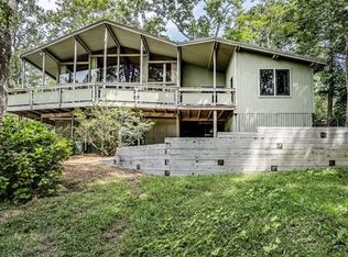 17 Shorewood Dr, Mashpee, MA 02649