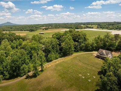 186 Pipers Creek Trl, Ararat, NC, 27007