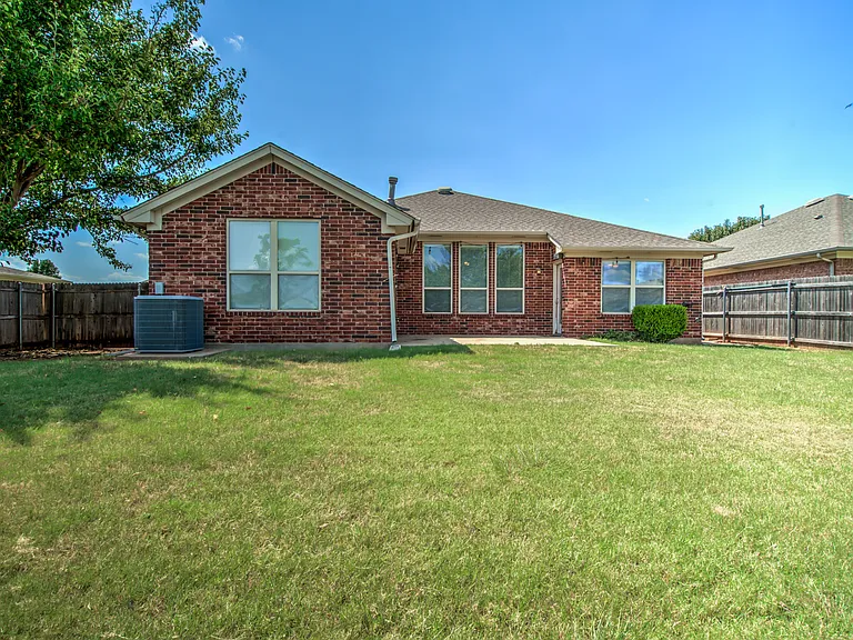 16024 Okalee Ln — Photo 22