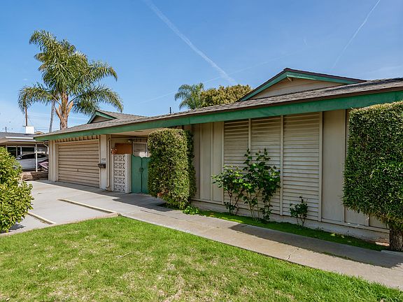 3rd image of 4858 Aurora Dr