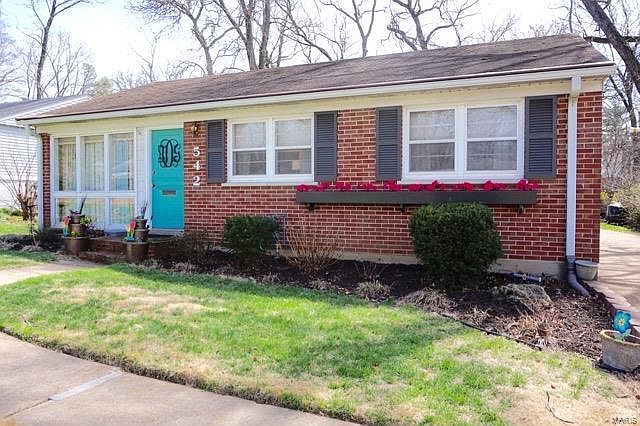 1st image of 542 Rosewood Ln
