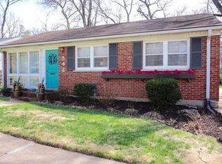 542 Rosewood Ln, Saint Louis, MO