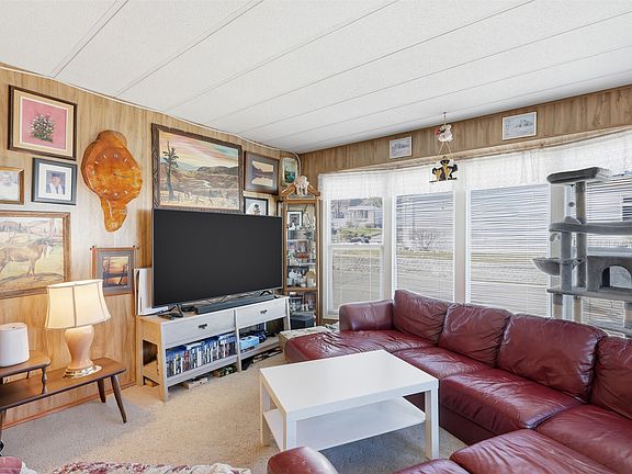 3rd image of 1555 Howe Rd #73