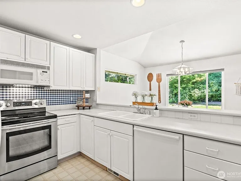 13007 Sunridge Way E — Photo 14