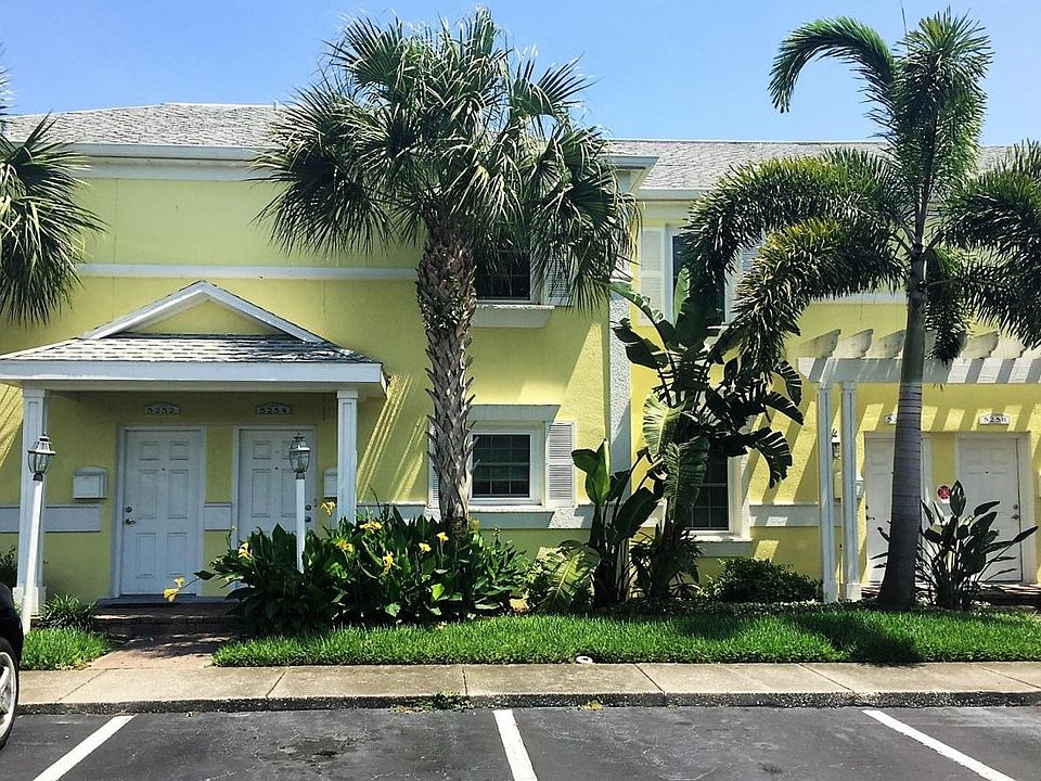 1st image of 4909 Cobia Dr SE