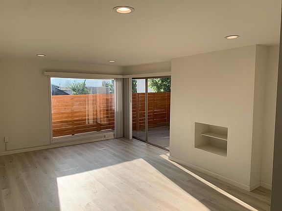 3rd image of 1633 Micheltorena St