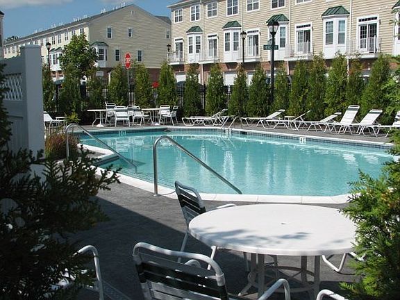 Come enjoy this with low condo association fees!