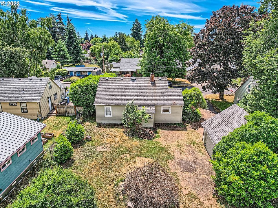 2nd image of 3433 SE Olsen St