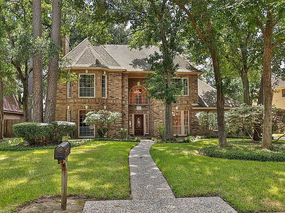 3607 Windbriar sits in the distinctive Olde Oaks subdivision