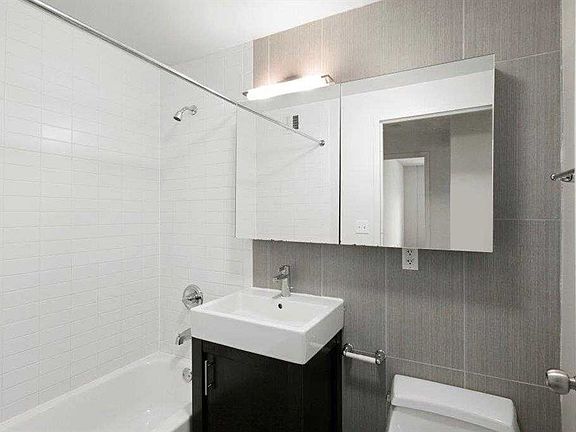 4th image of 4129 24th St APT 1G