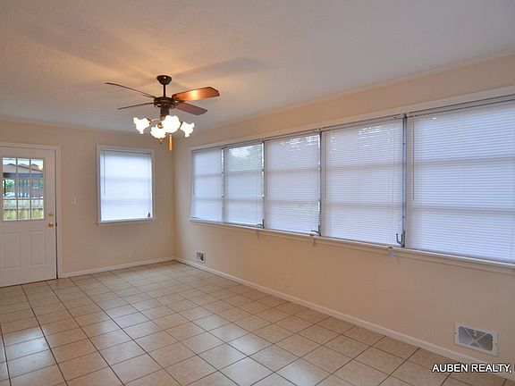 4th image of 2403 Sparks Rd
