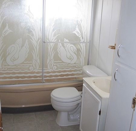 4th image of 4010 Dunn Ave