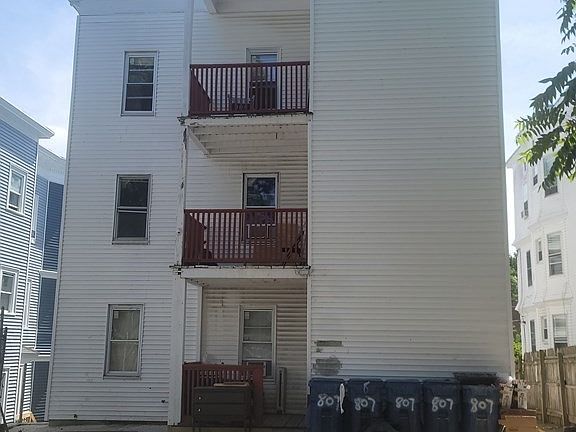 3rd image of 807-809 Essex St