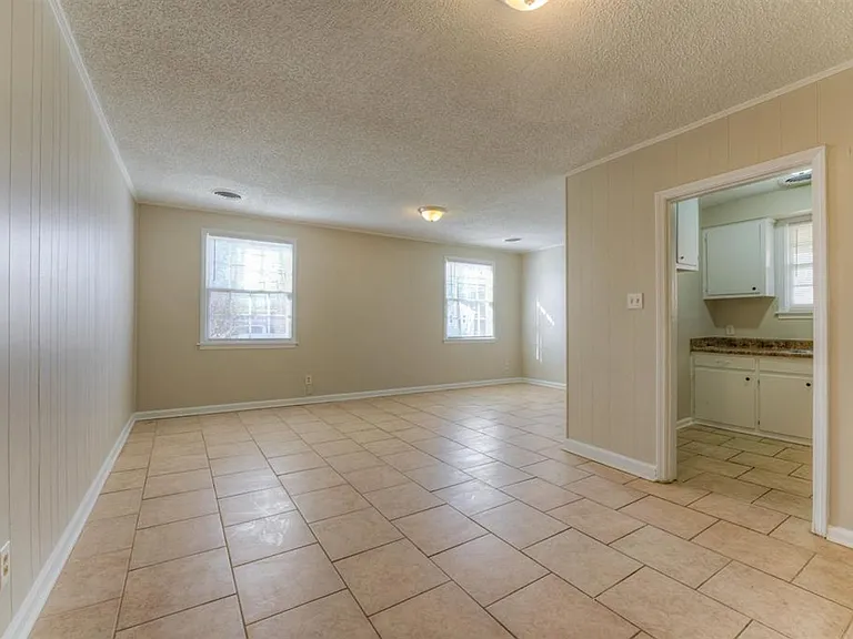 1736 Edward Ave — Photo 3