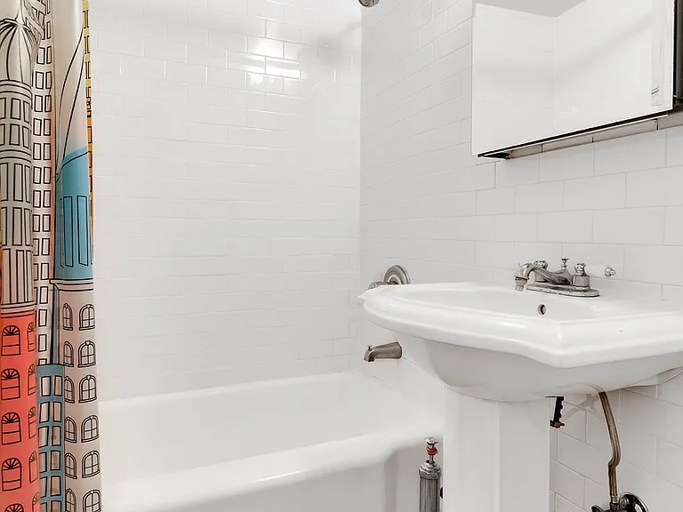 404 E 88th St #4-C — Photo 3