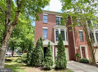 4057 Heatherstone Ct, Fairfax, VA 22030