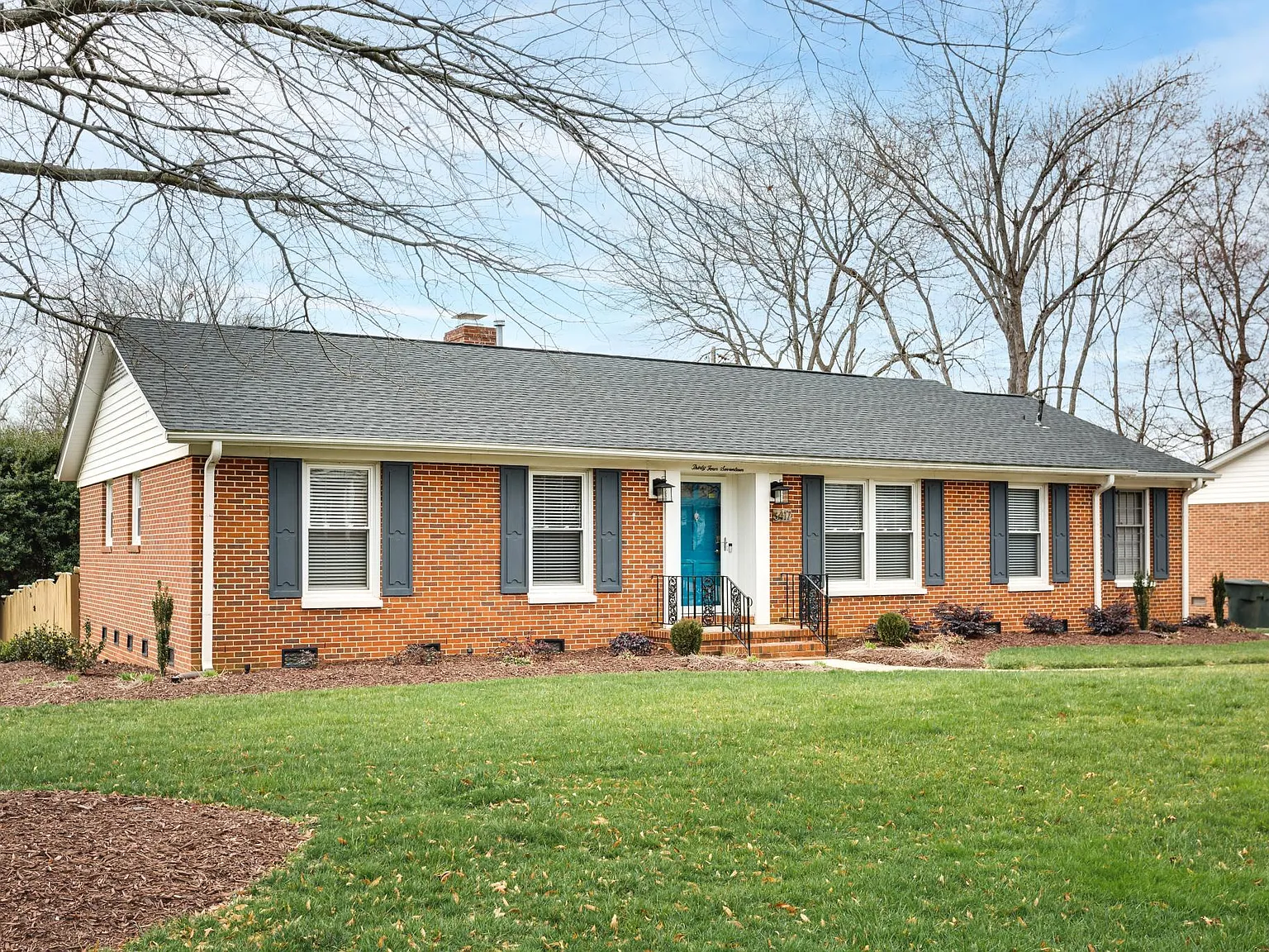 3417 Glouchester Ln — Photo 4