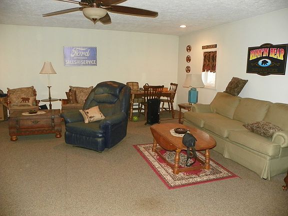 2nd image of 414 Circle Dr