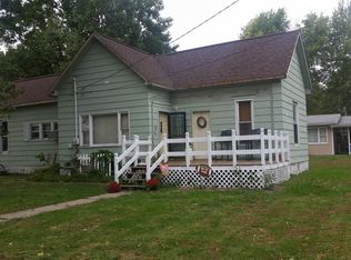 605 S 5th St, Sullivan, IL 61951