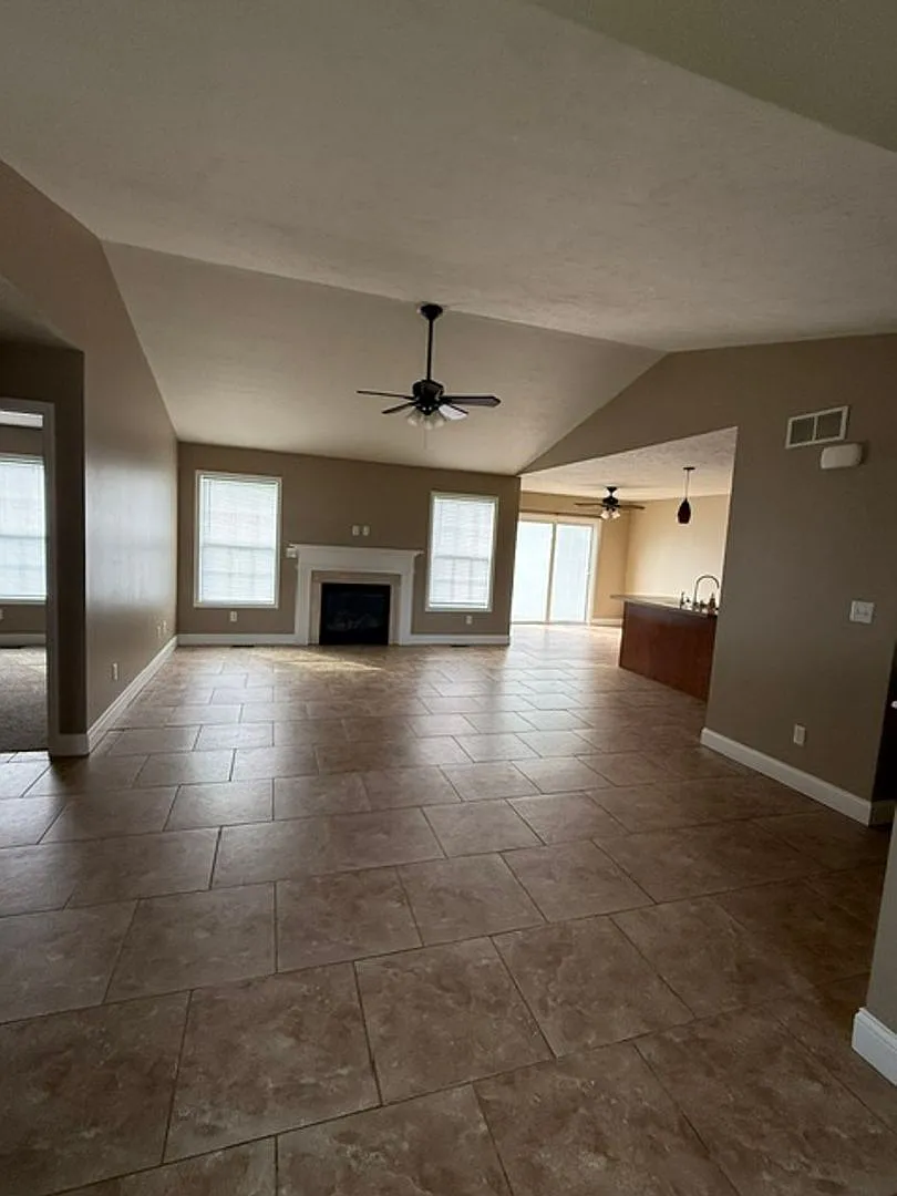 417 Dalhlia — Photo 3