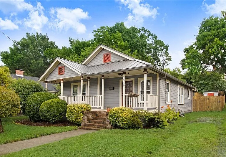 510 Carlton Ave — Photo 2