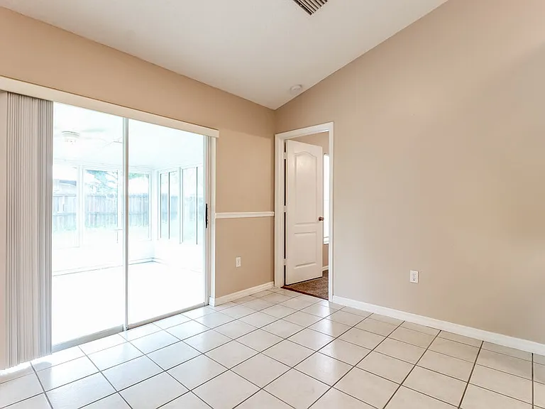 656 Lakemont Dr — Photo 5