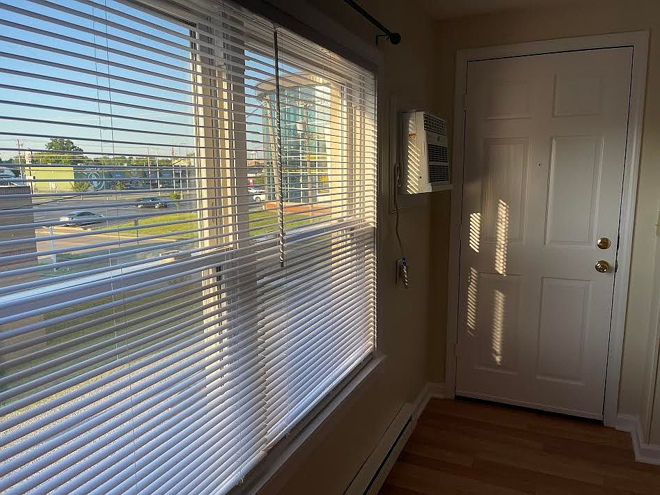 1st image of 108 S Vicksburg St APT 3