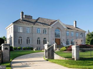 9800 Bentcross Dr, Potomac, MD 20854