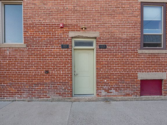 5th image of 819 1st Ave S Unit D