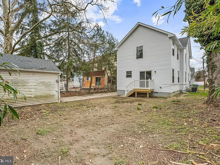 19 Conwell Ave — Photo 32