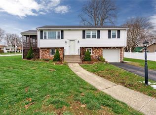 21 Cadoret Dr, Cumberland, RI 02864