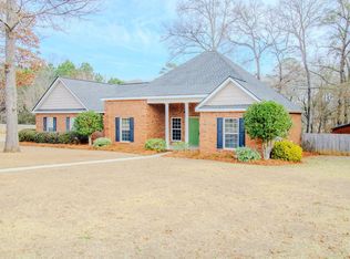 301 Hunts Landing Dr, Kathleen, GA 31047
