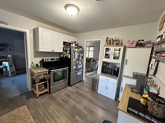 4th image of 473 Campus Dr