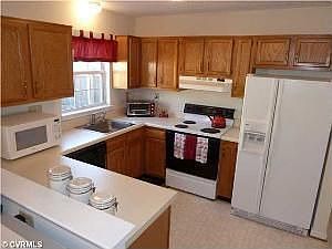 3rd image of 10111 Sara Jean Ct