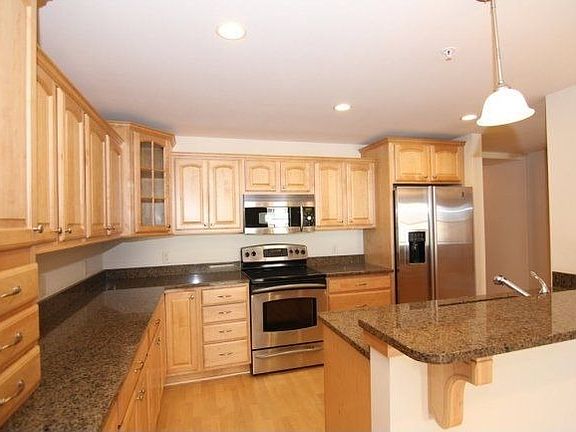 5th image of 123 W Washington Ave Unit 505